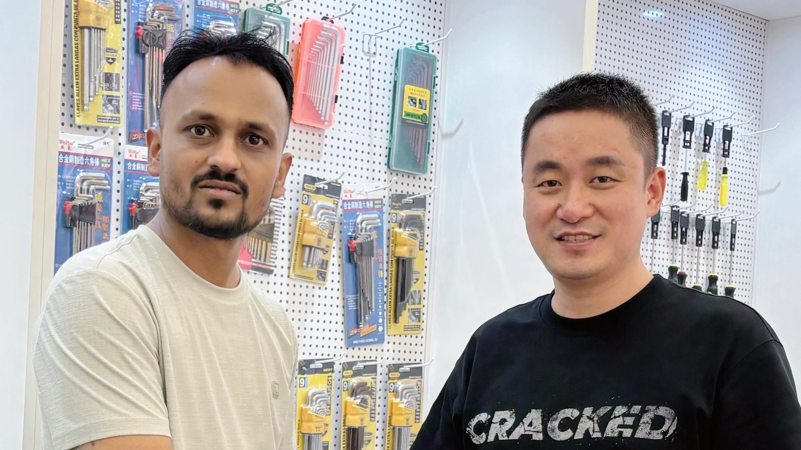 Indian Customer Vishal Visits Shuntai Hardware Factory for OEM Hand Tool Cooperation